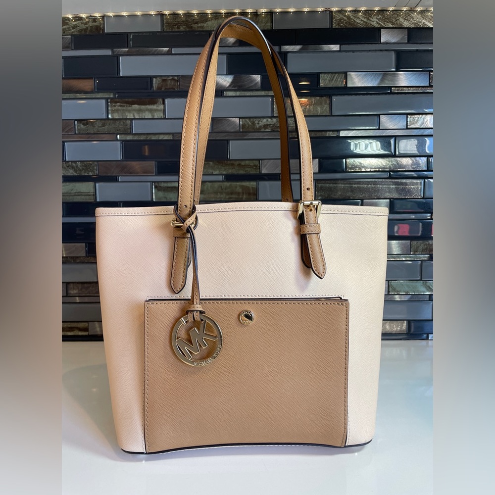 AUTHENTIC MICHAEL KORS JET SET EW TZ TOTE HANBAG